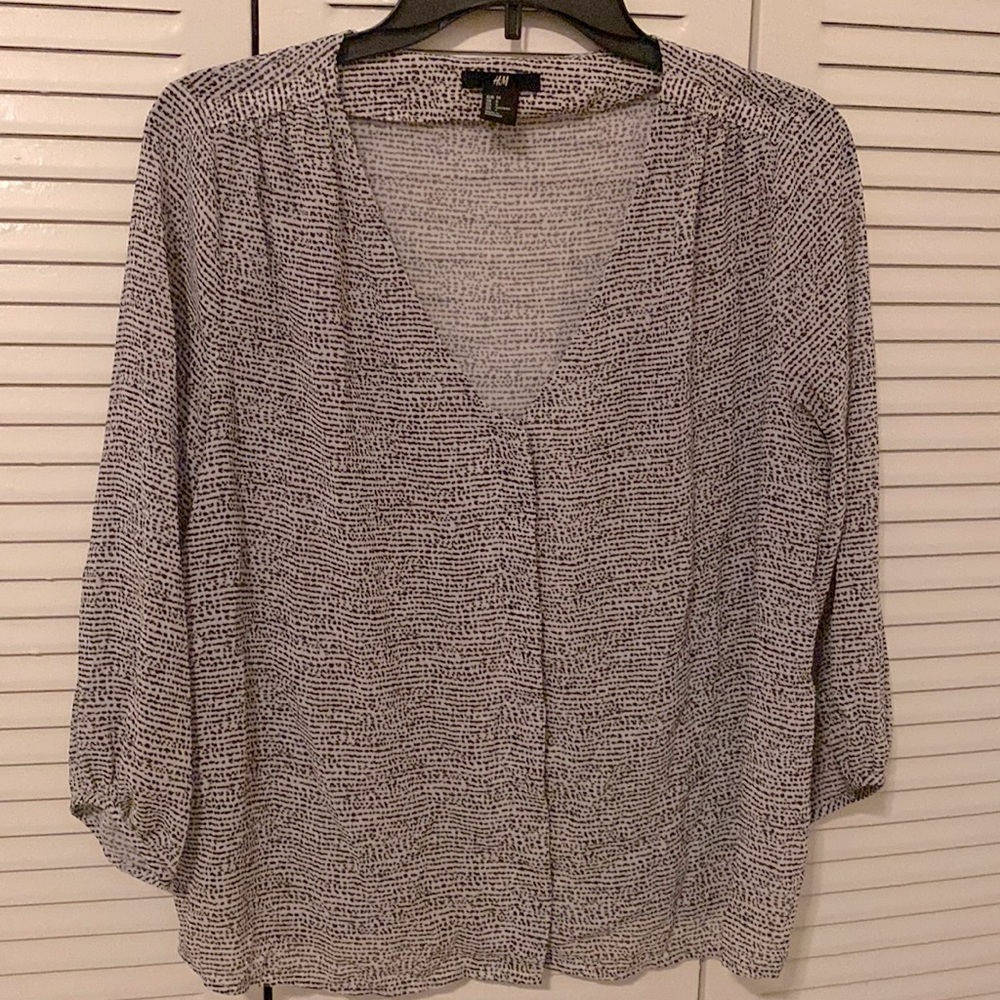 H&M women, business casual shirt, Size 6